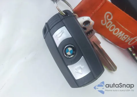 2006 BMW 325I z USA, uszkodzony, nr VIN WBAVB13596PT22677